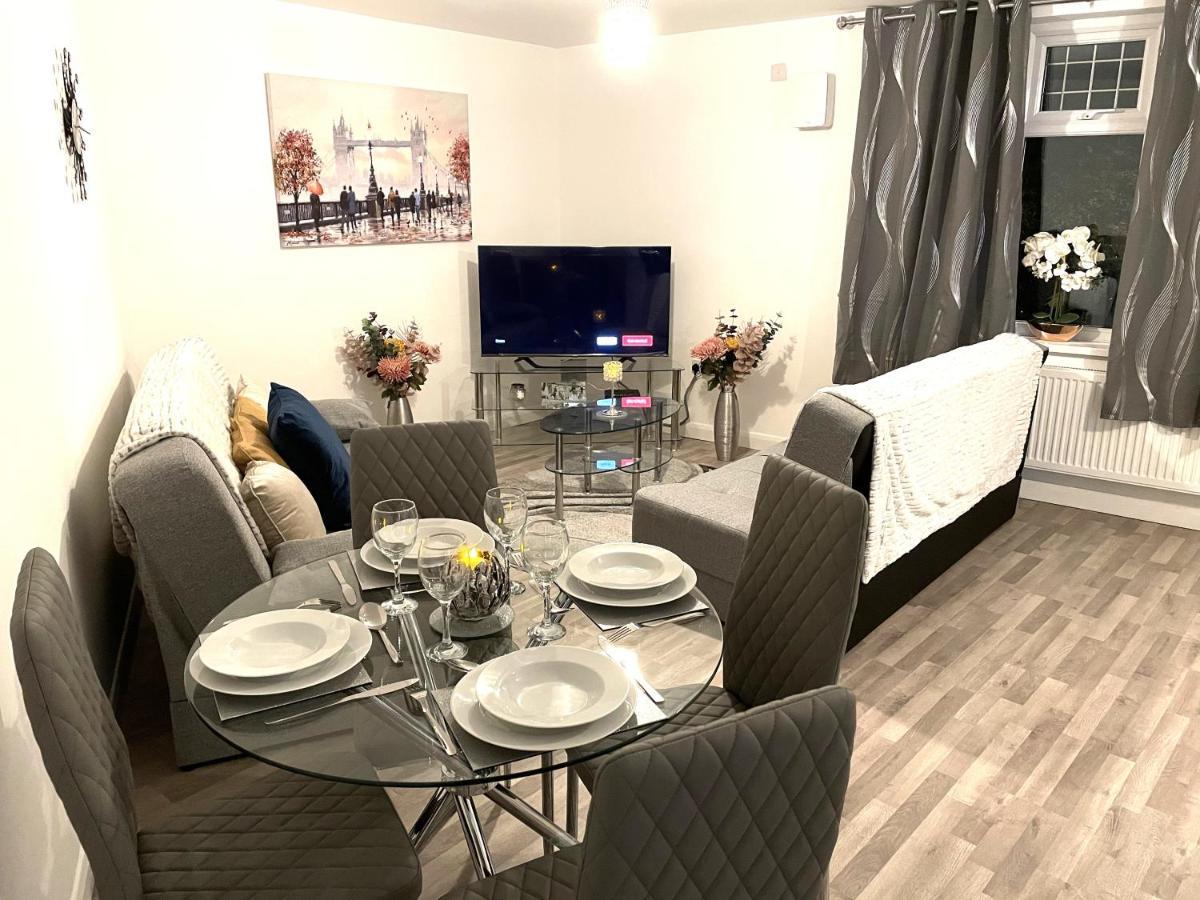 Supreme - 1 Bedroom Apart Sleeps 4 Short/Long Stay Gillingham  Bagian luar foto