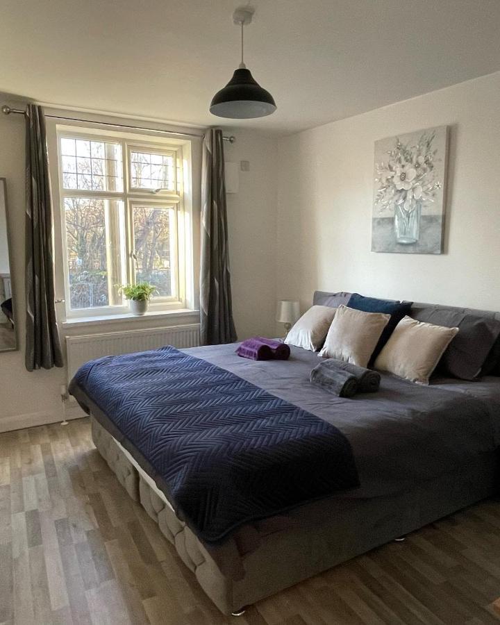 Supreme - 1 Bedroom Apart Sleeps 4 Short/Long Stay Gillingham  Bagian luar foto