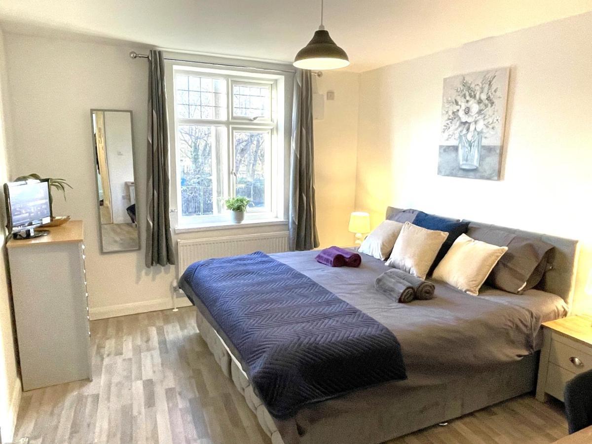 Supreme - 1 Bedroom Apart Sleeps 4 Short/Long Stay Gillingham  Bagian luar foto