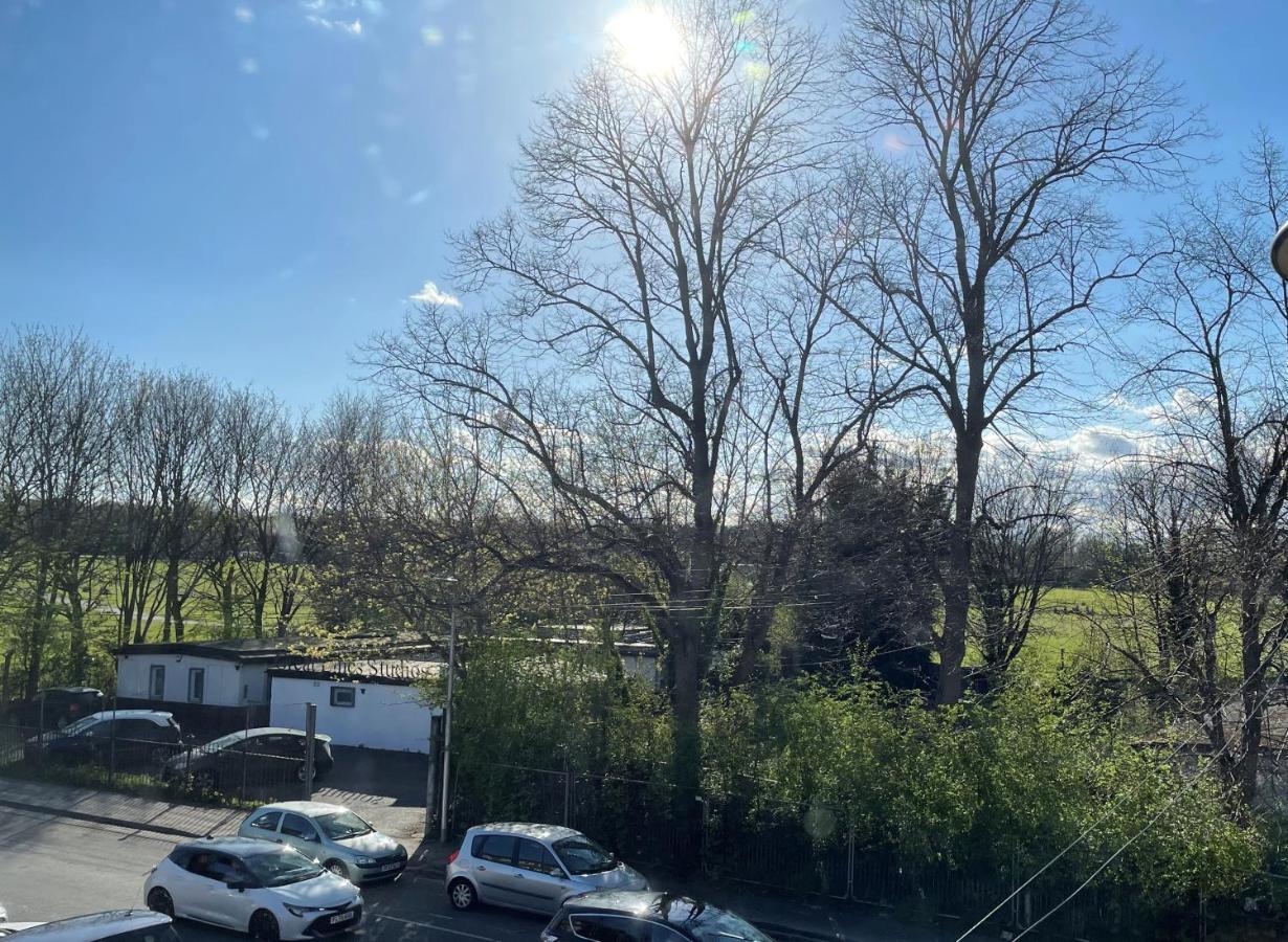 Supreme - 1 Bedroom Apart Sleeps 4 Short/Long Stay Gillingham  Bagian luar foto